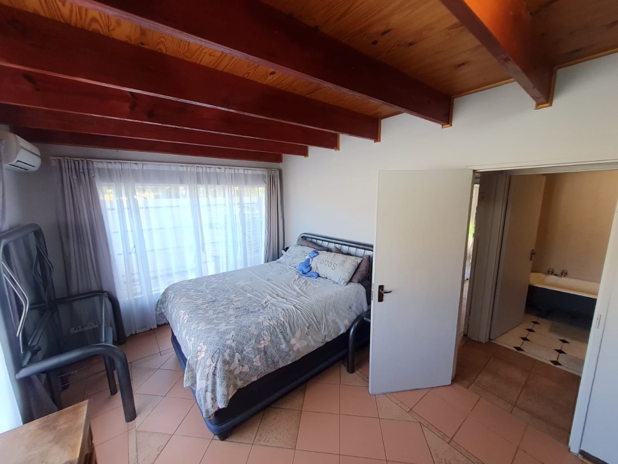 4 Bedroom Property for Sale in Rhodesdene Northern Cape